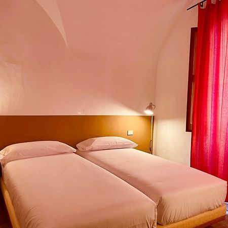 Apartaments Can Gibert Castello  D'Empuries Exteriör bild